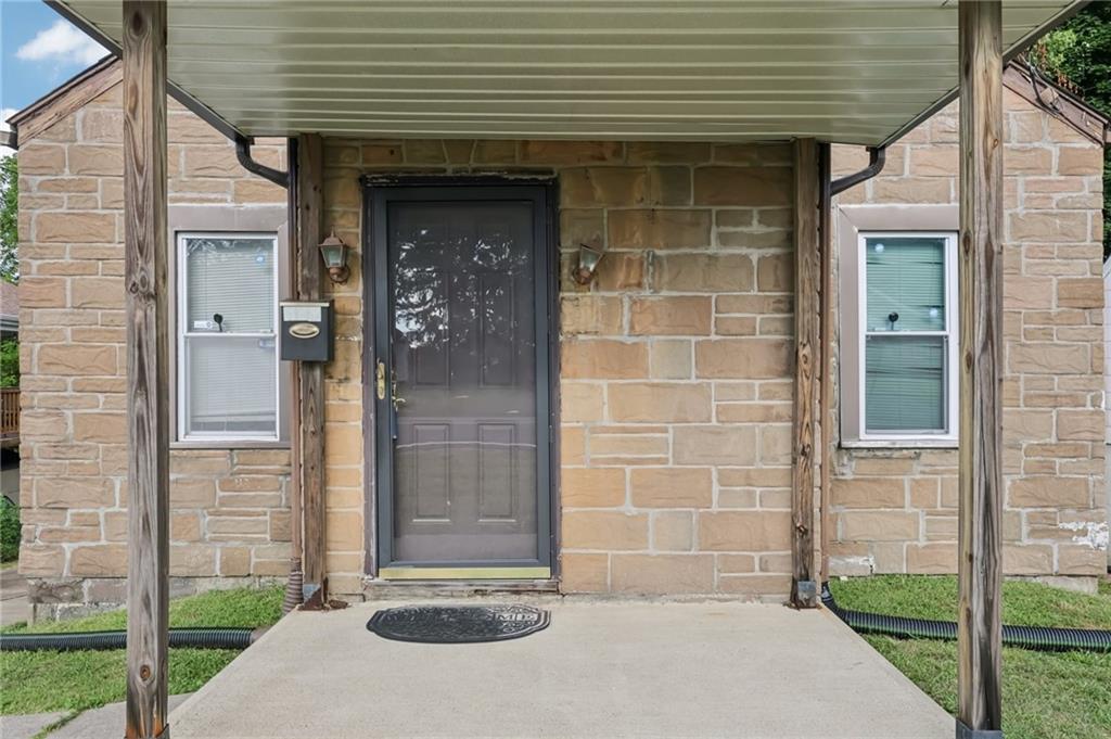 329 Jefferson Road Pittsburgh, PA 15235 - Photo 4 of 32 Gallery Image 4