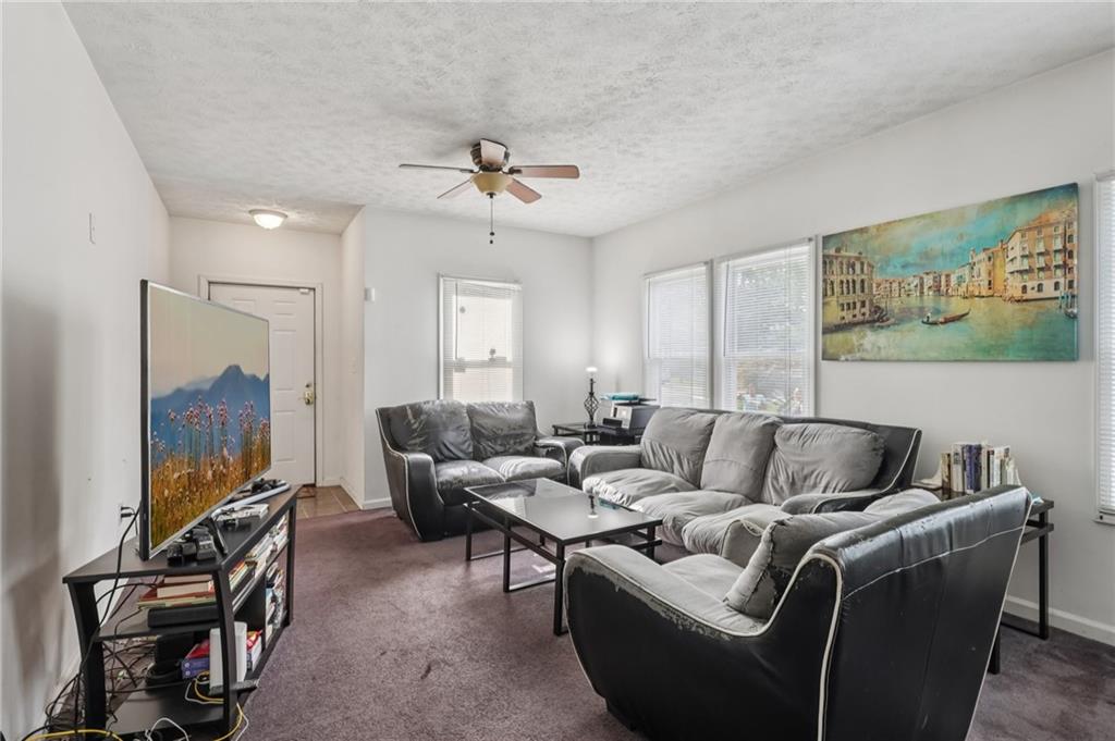329 Jefferson Road Pittsburgh, PA 15235 - Photo 6 of 32 Gallery Image 6