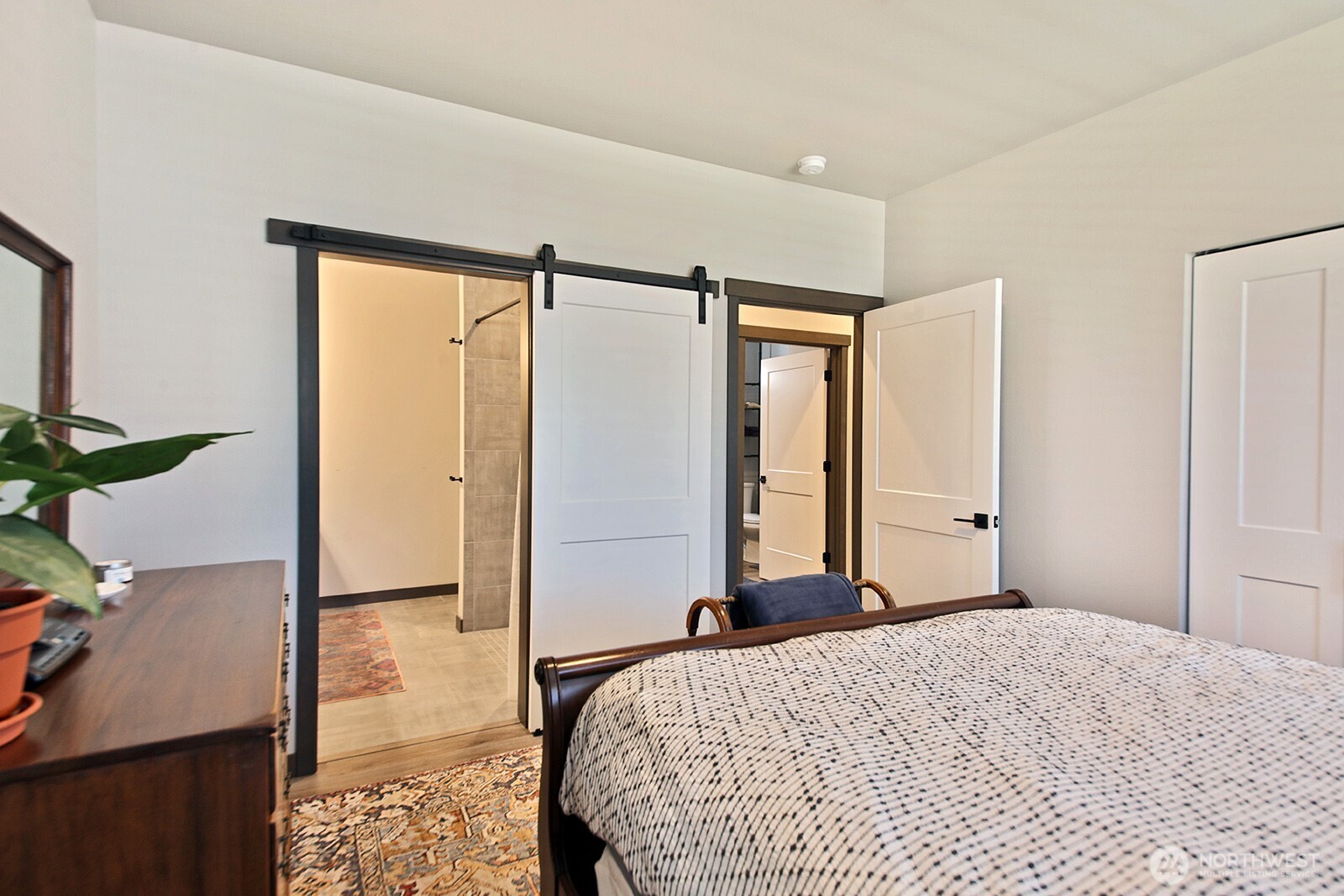 6441 Humphrey Road, Unit 2 Clinton, WA 98236 - Photo 9 of 29 Gallery Image 9