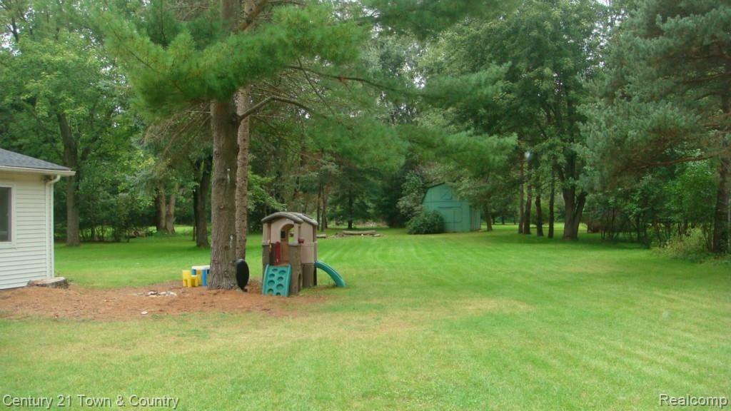 60655 Eyster Road Rochester, MI 48306 - Photo 27 of 32 DSC03614.jpg