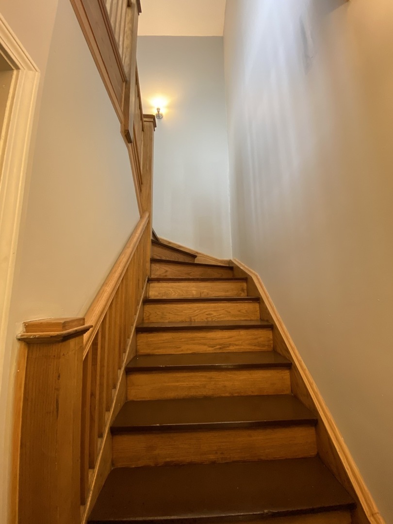 Undisclosed Address Chicago, IL 60622 - Photo 13 of 18 a view of entryway