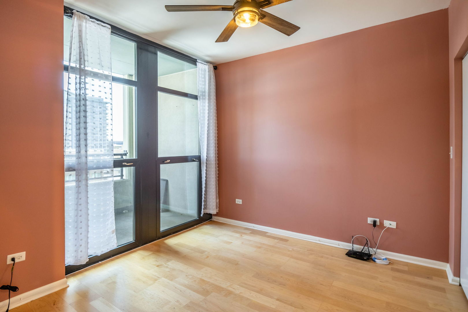 1255 South State Street, Unit 905 Chicago, IL 60605 - Photo 9 of 24 a view of an empty room