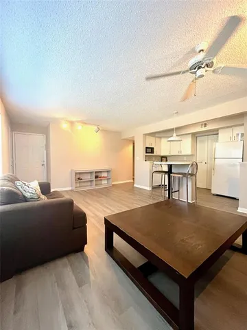 $425 | 2601 Southwest Archer Road, Unit 211, Gainesville, FL 32608