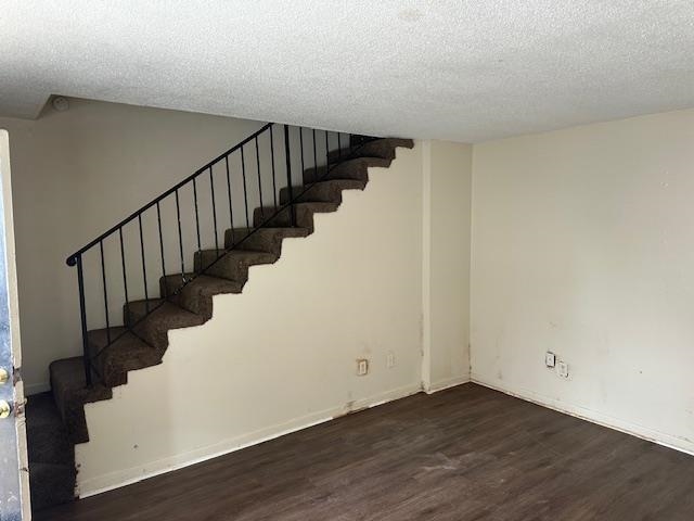 679 Miles, Unit 679 Memphis, TN 38111 - Photo 4 of 9 a view of an entryway with wooden floor