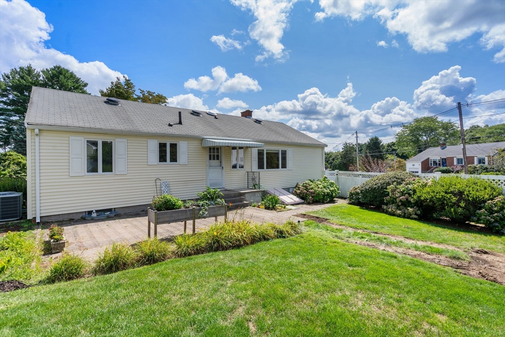 39 Augustus Road Waltham, MA 02452 - Photo 17 of 20 Gallery Image 17