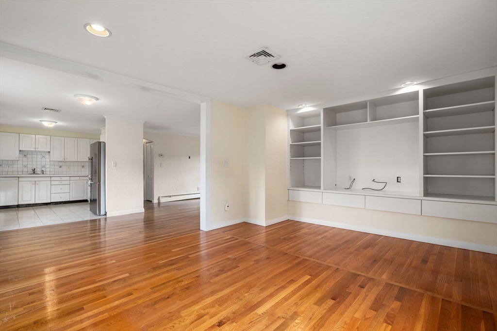 39 Augustus Road Waltham, MA 02452 - Photo 5 of 20 Gallery Image 5