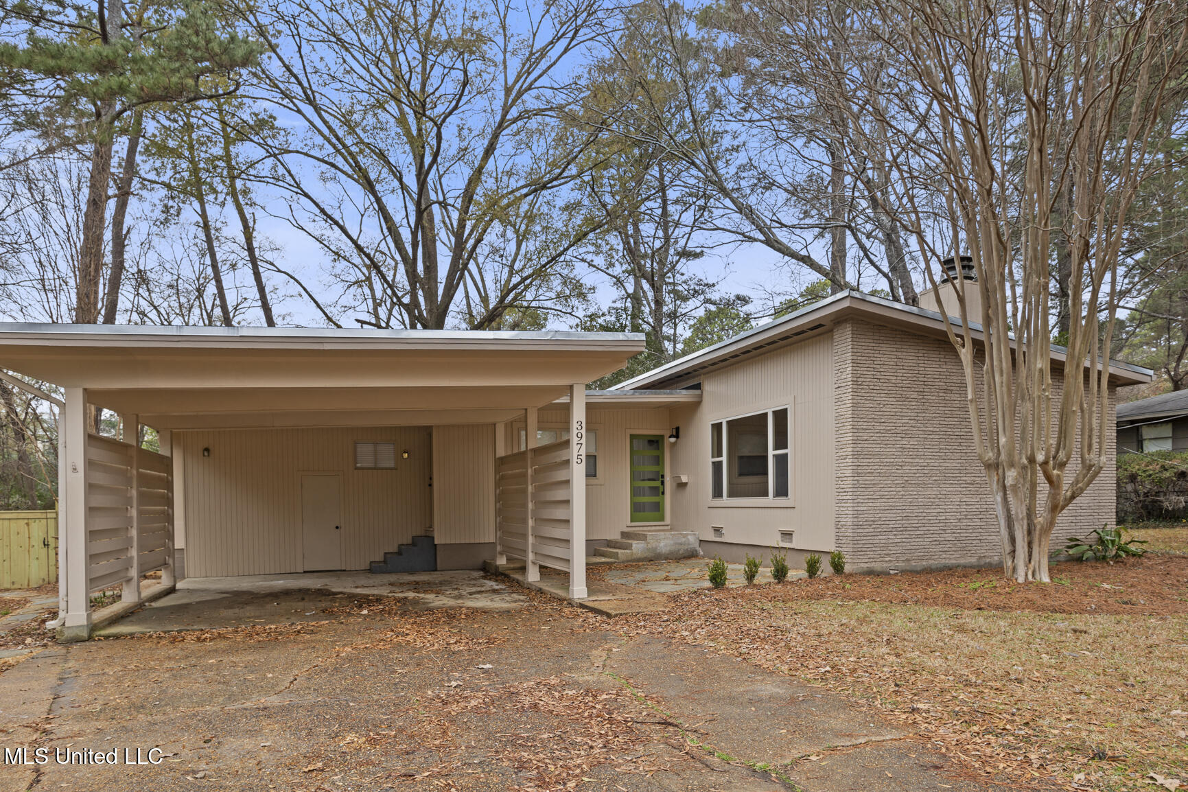3975 Roxbury Road Jackson, MS 39211 - Photo 2 of 21 3975 Roxbury-2