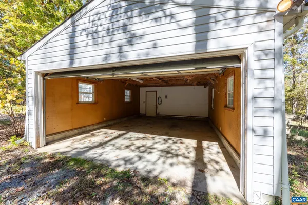 a view of a garage