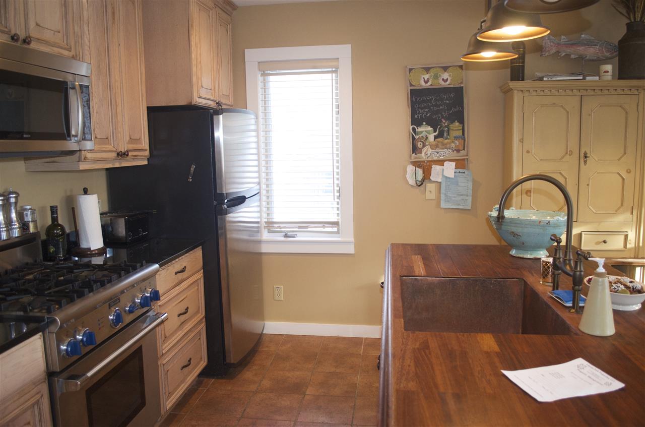 21 Castlerock Road, Unit 1 Warren, VT 05674 - Photo 3 of 12
