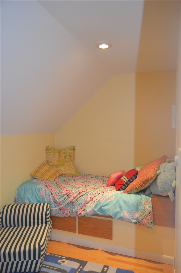 21 Castlerock Road, Unit 1 Warren, VT 05674 - Photo 8 of 12