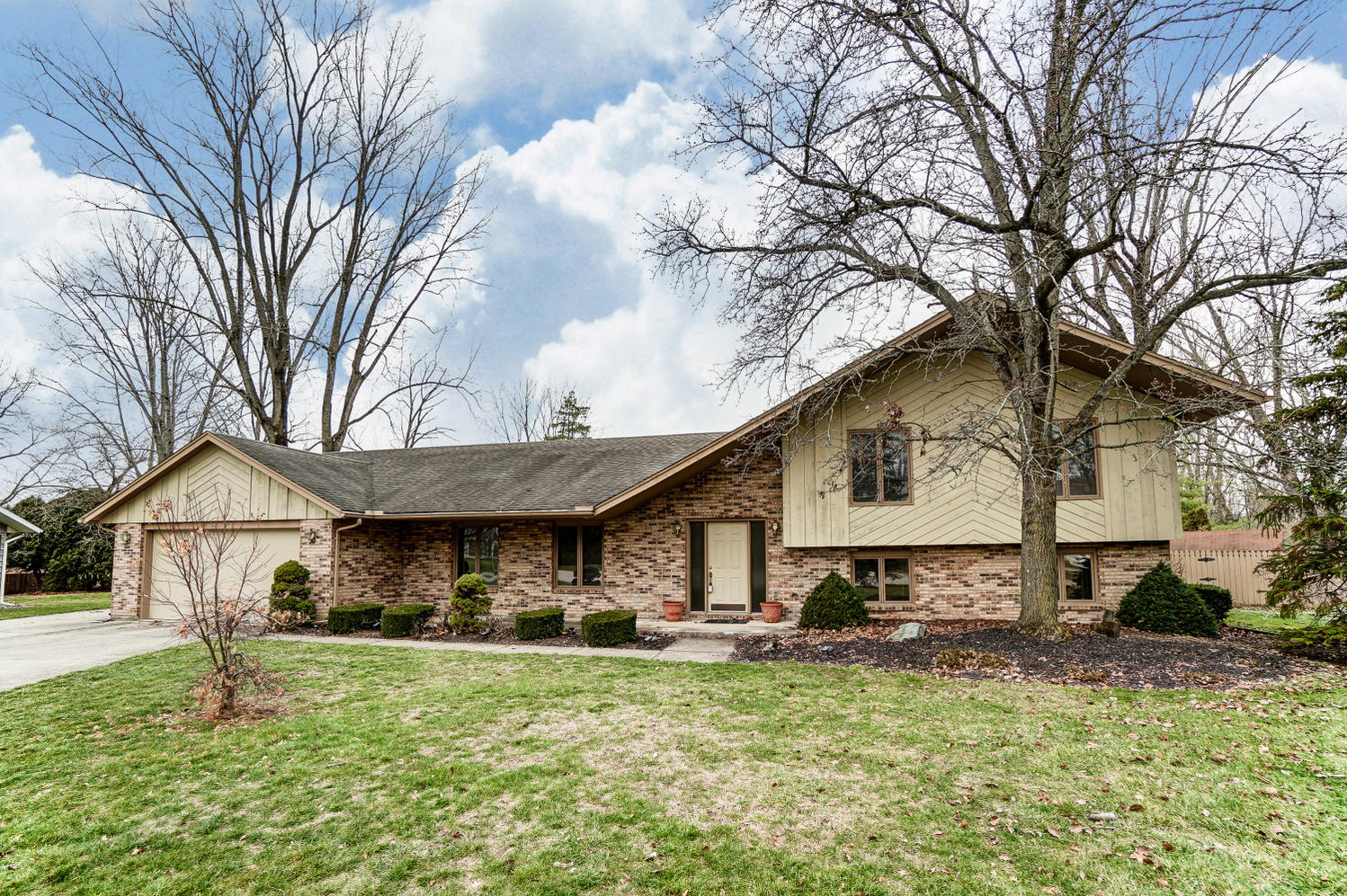 1140 Rustic Run Road Tipp City, OH 45371 - Photo 3 of 44 Gallery Image 3