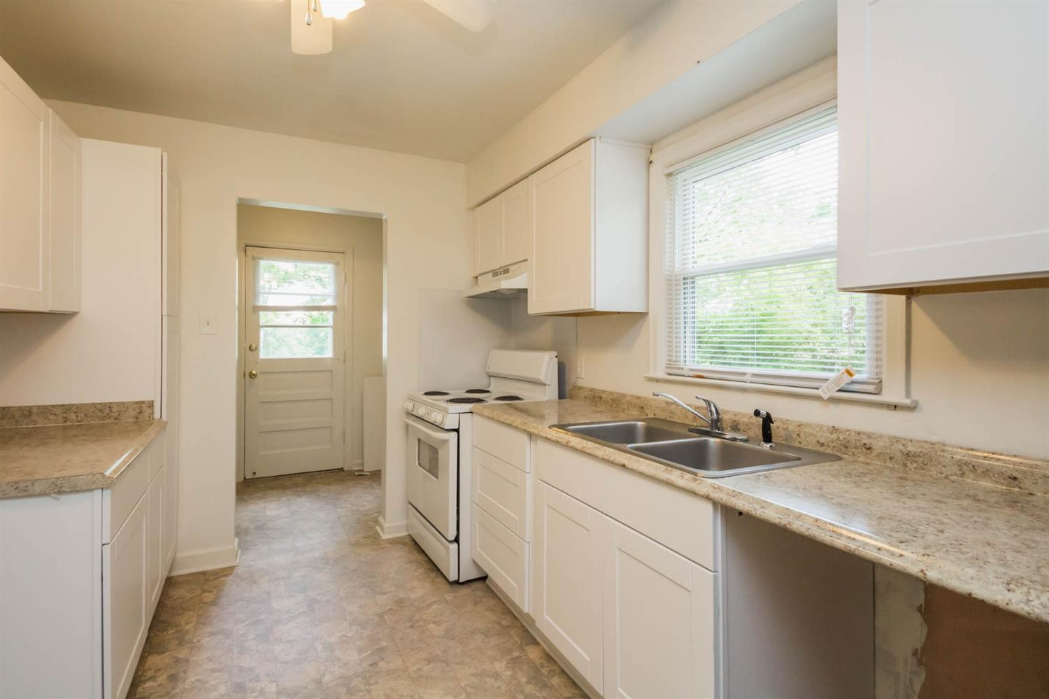 1897 Old Paris Road Lexington, KY 40505 - Photo 8 of 30 Photo 8