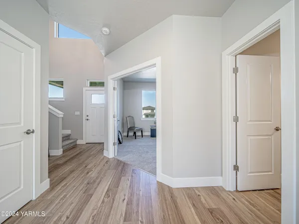 $499,950 | 1323 West Pax Court, Sunnyside, WA 98944