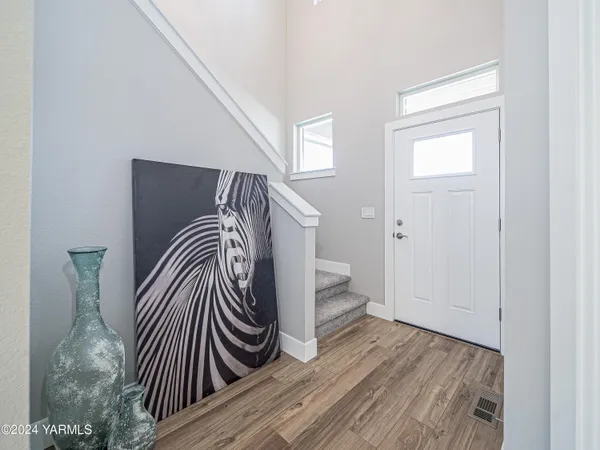$499,950 | 1323 West Pax Court, Sunnyside, WA 98944