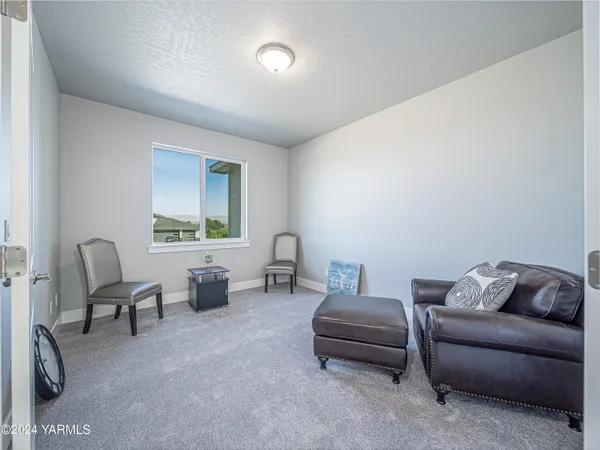 $499,950 | 1323 West Pax Court, Sunnyside, WA 98944