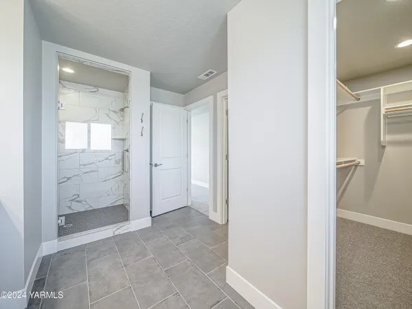 $499,950 | 1323 West Pax Court, Sunnyside, WA 98944