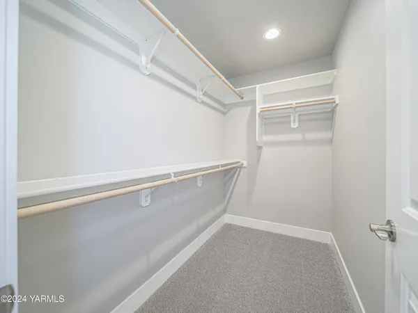 $499,950 | 1323 West Pax Court, Sunnyside, WA 98944