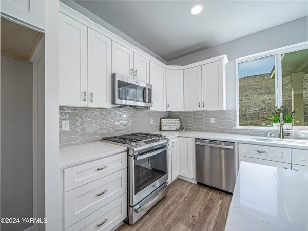 $499,950 | 1323 West Pax Court, Sunnyside, WA 98944