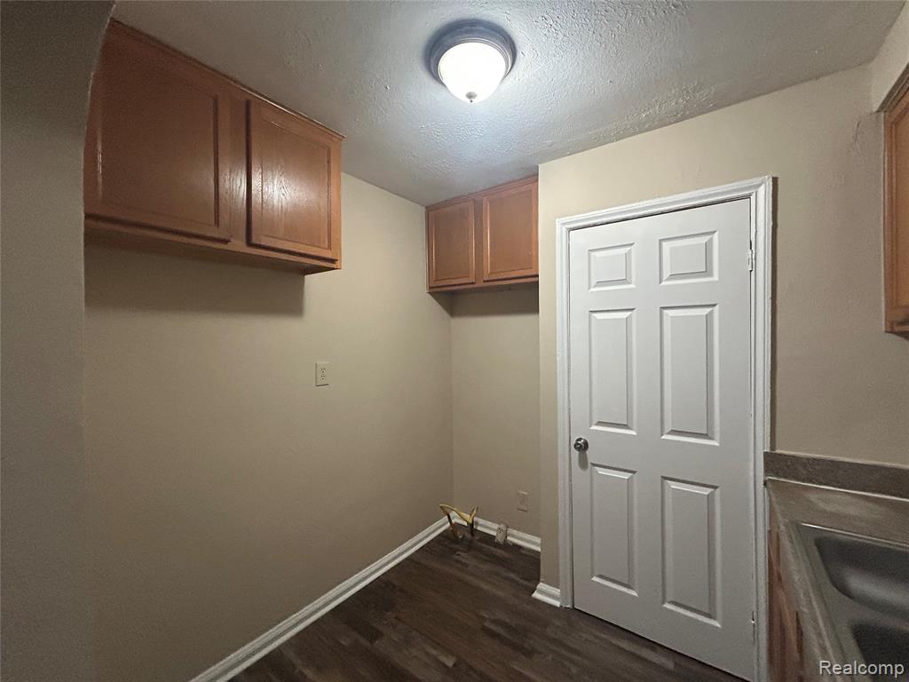 16824 Rutherford Street Detroit, MI 48235 - Photo 4 of 25
