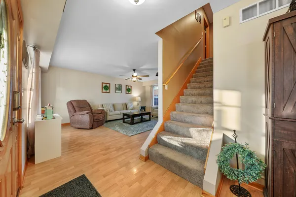 a view of entryway and livingroom