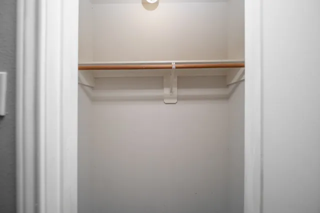 $2,000 | 327 Chateau Woods Pkwy Drive, Conroe, TX 77385