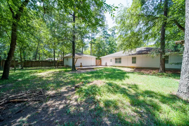 $2,000 | 327 Chateau Woods Pkwy Drive, Conroe, TX 77385