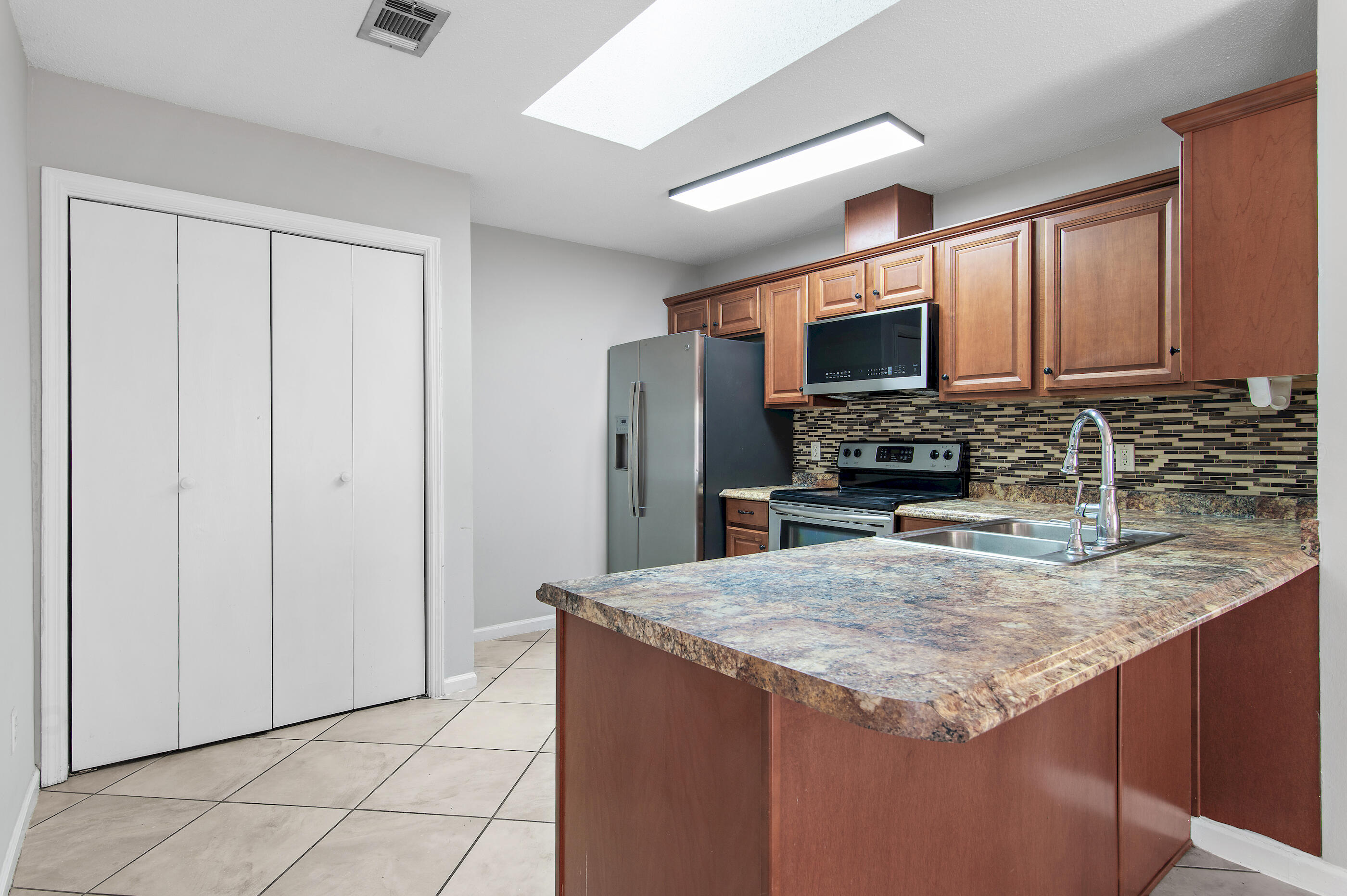 50 Rue D Honfleur Destin, FL 32541 - Photo 9 of 25 Kitchen