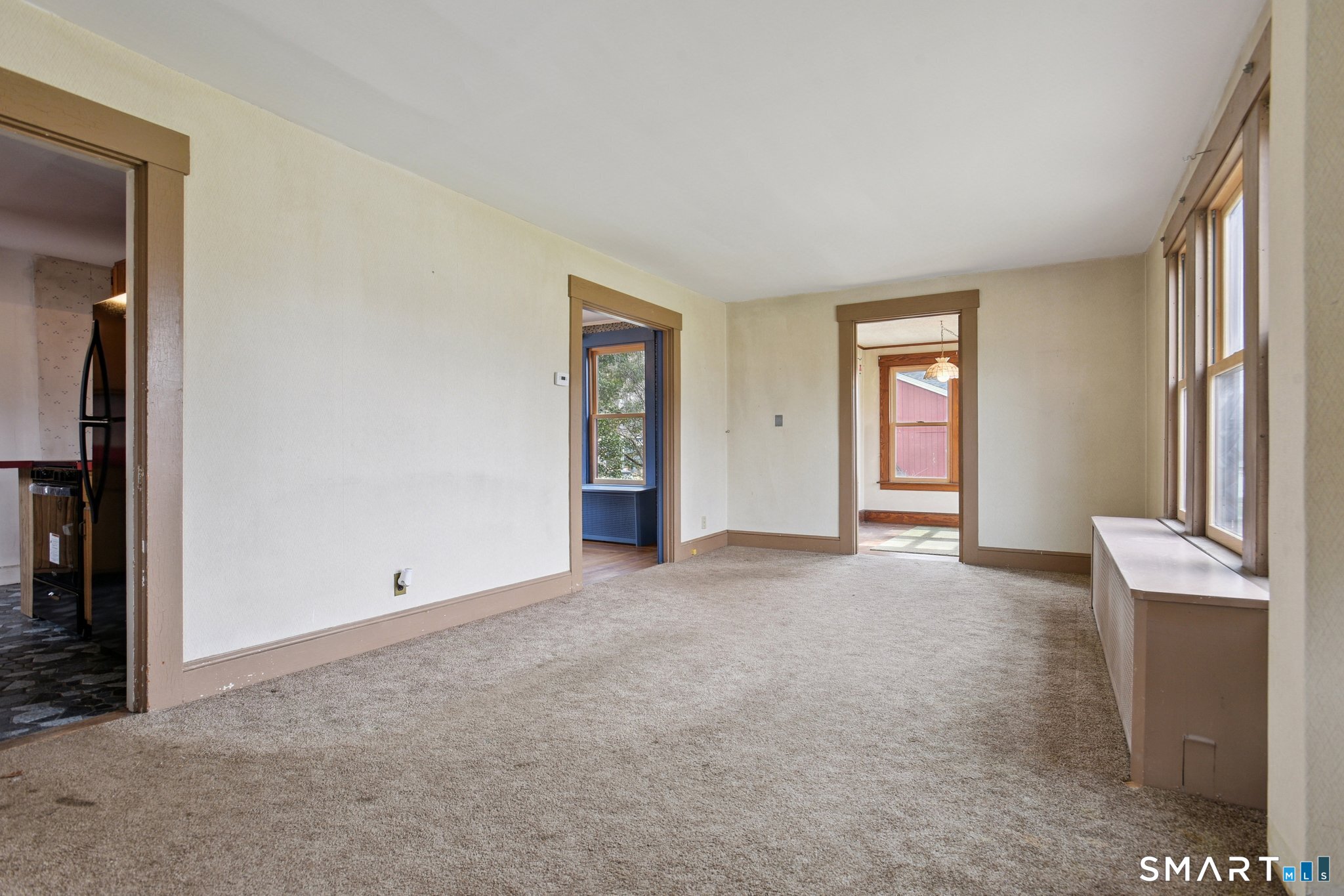 147 Constitution Street Wallingford, CT 06492 - Photo 3 of 24