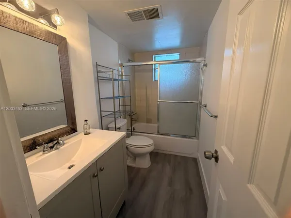 $1,800 | 20111 Northeast 27th Court, Unit K109, Aventura, FL 33180