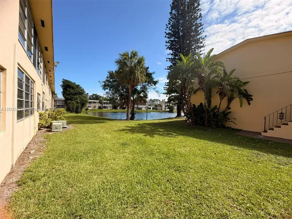 $1,800 | 20111 Northeast 27th Court, Unit K109, Aventura, FL 33180