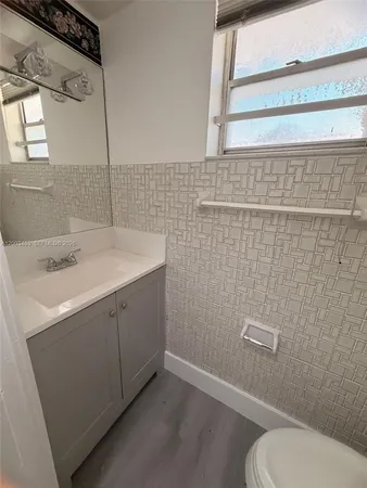 $1,800 | 20111 Northeast 27th Court, Unit K109, Aventura, FL 33180