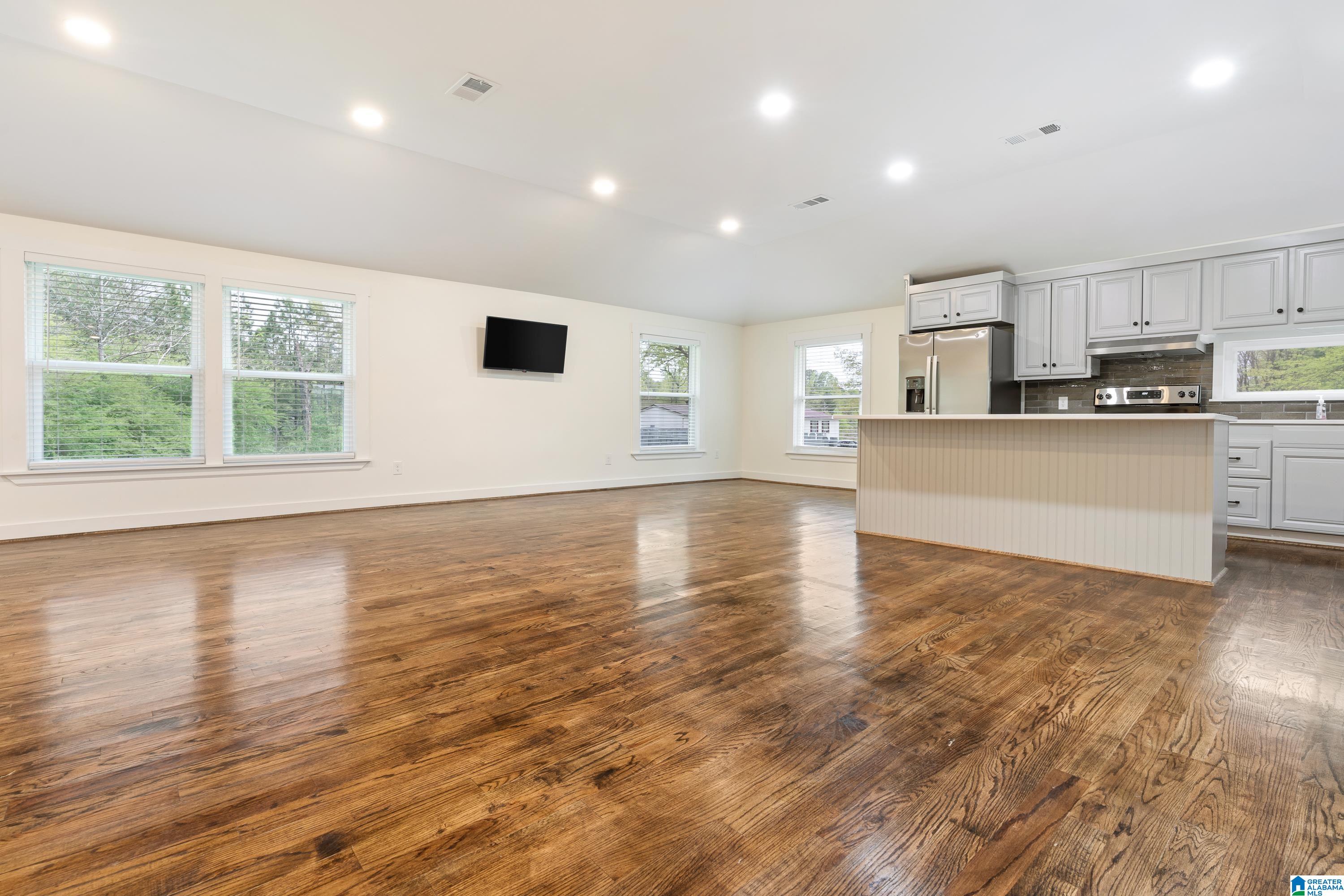 1082 Nixon Road Bessemer, AL 35022 - Photo 8 of 35