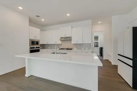 $2,949 | 4314 Frankfurt Lane, Round Rock, TX 78665