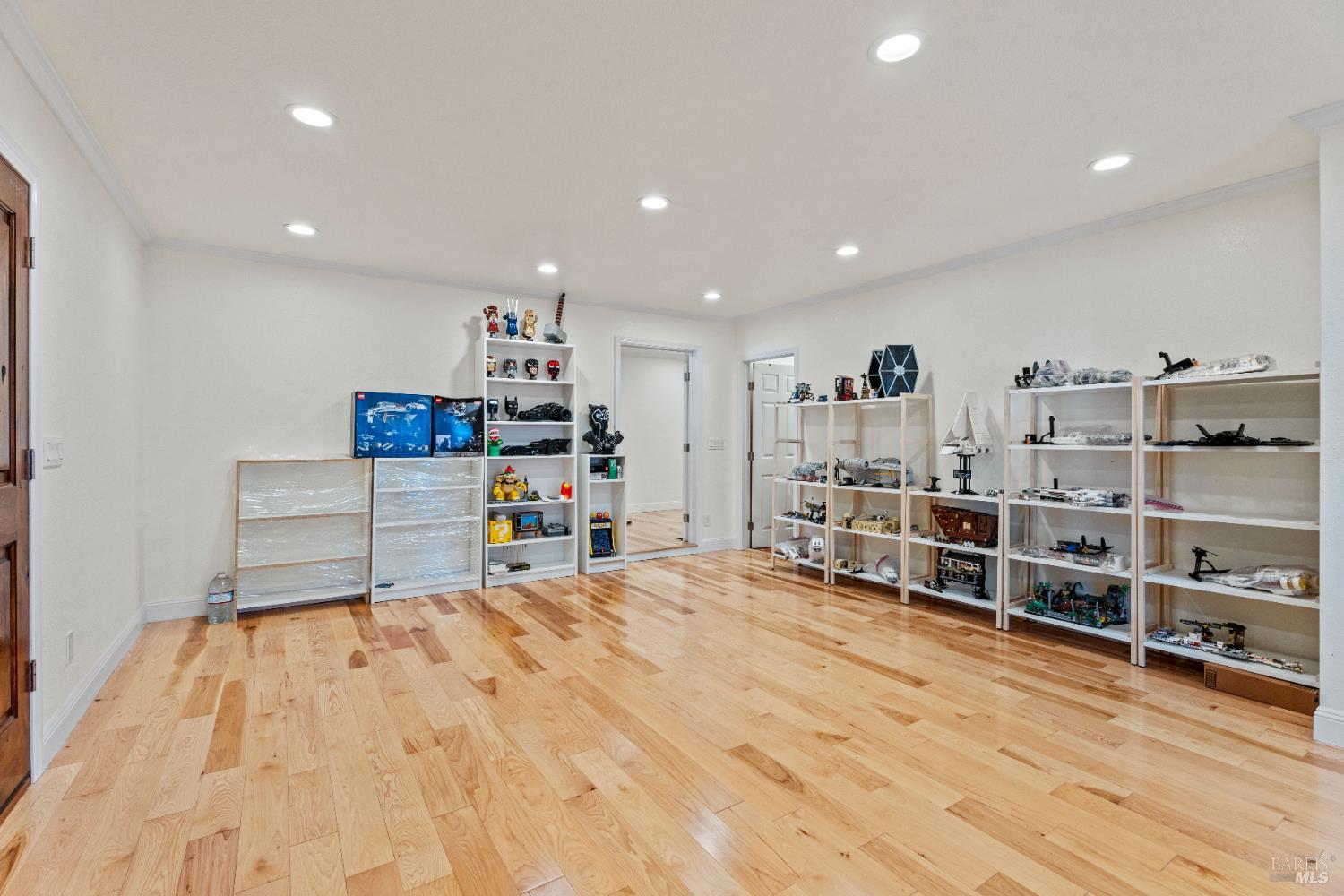 1701 Hickory Court Ukiah, CA 95482 - Photo 4 of 31 a room with furniture and a wooden floor