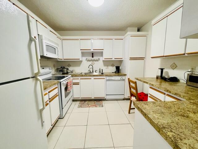 22755 Southwest 66th Avenue, Unit 103 Boca Raton, FL 33428 - Photo 4 of 29 Edgewood-22