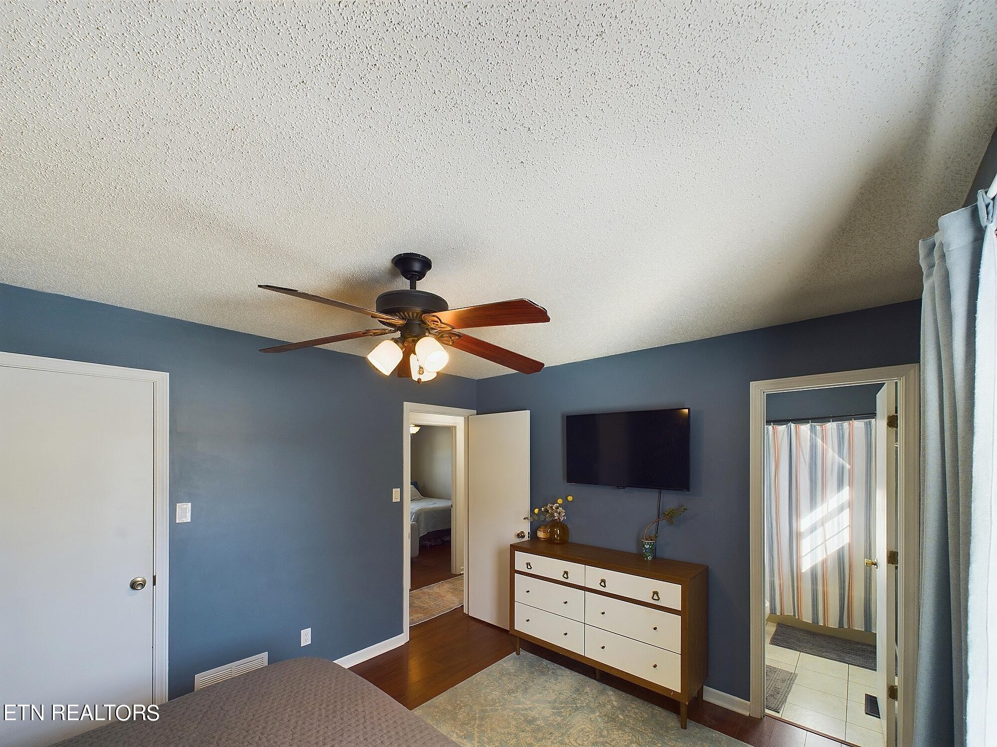 328 Waters Road Maryville, TN 37803 - Photo 18 of 38 CAM02235G0-PR0023-STILL022