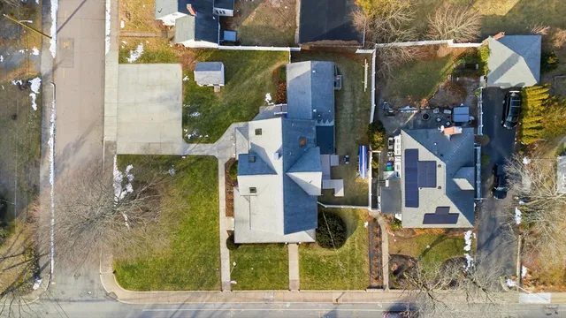 $2,000 | 430 North Main Street, Unit 3, Attleboro, MA 02703