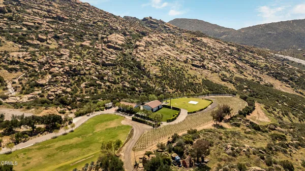 $58,000,000 | 2940 Kuehner Drive, Simi Valley, CA 93063