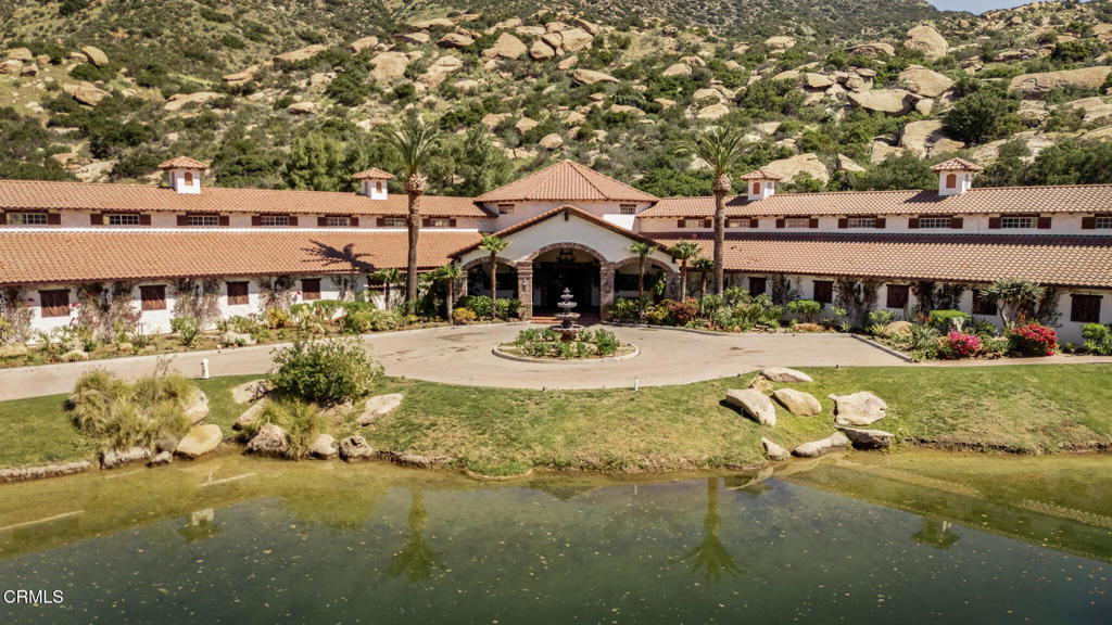 2940 Kuehner Drive Simi Valley, CA 93063 - Photo 28 of 75 a view of a water fountain in front of a house