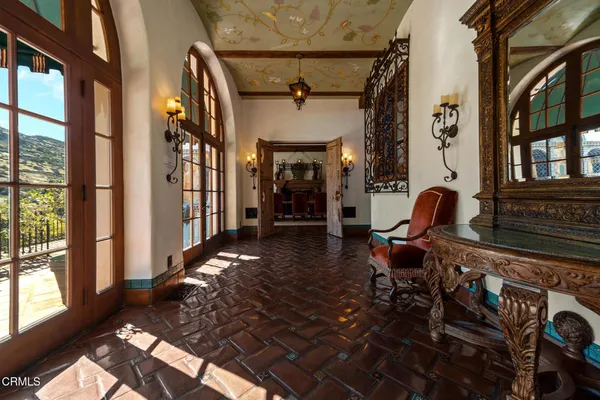 $58,000,000 | 2940 Kuehner Drive, Simi Valley, CA 93063