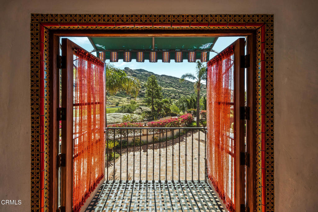 2940 Kuehner Drive Simi Valley, CA 93063 - Photo 46 of 75