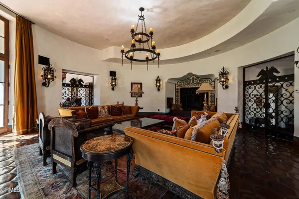 $58,000,000 | 2940 Kuehner Drive, Simi Valley, CA 93063