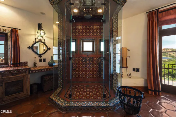 $58,000,000 | 2940 Kuehner Drive, Simi Valley, CA 93063