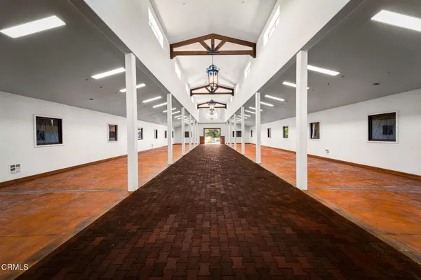 $58,000,000 | 2940 Kuehner Drive, Simi Valley, CA 93063