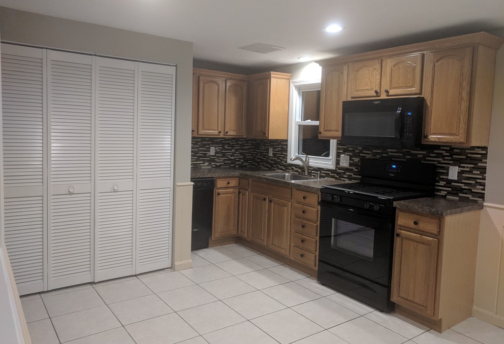 9 Daniel Road Wareham, MA 02571 - Photo 5 of 11 Gallery Image 5