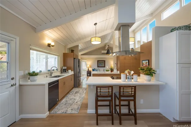 $2,550,000 | 6046 Haleola Street, Honolulu, HI 96821