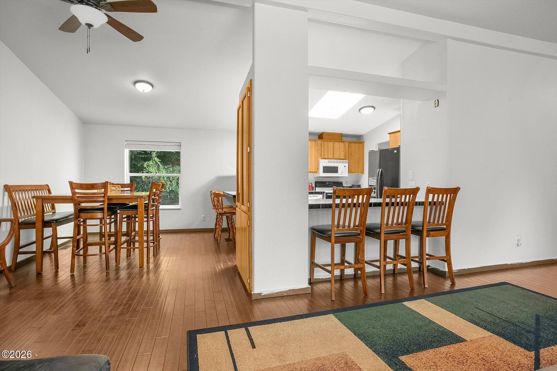 3909 North Bayview Road Waldport, OR 97394 - Photo 12 of 44 Breakfast Bar & Dining Area