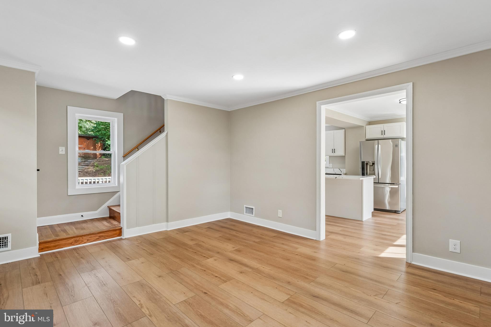 1106 Meurilee Lane Silver Spring, MD 20901 - Photo 5 of 28 Living Room