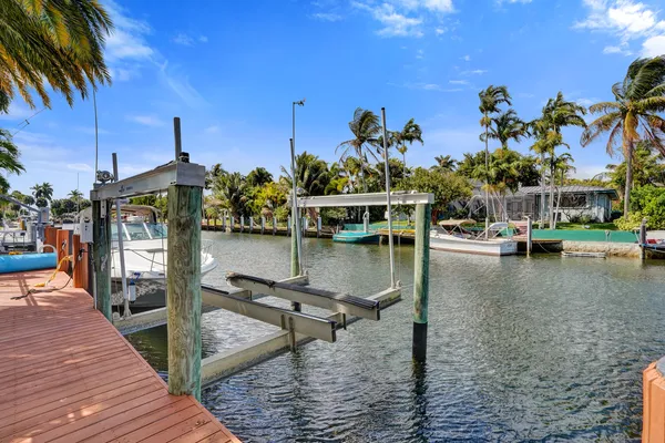 $2,995,000 | 4011 Northeast 26th Avenue, Lighthouse Point, FL 33064