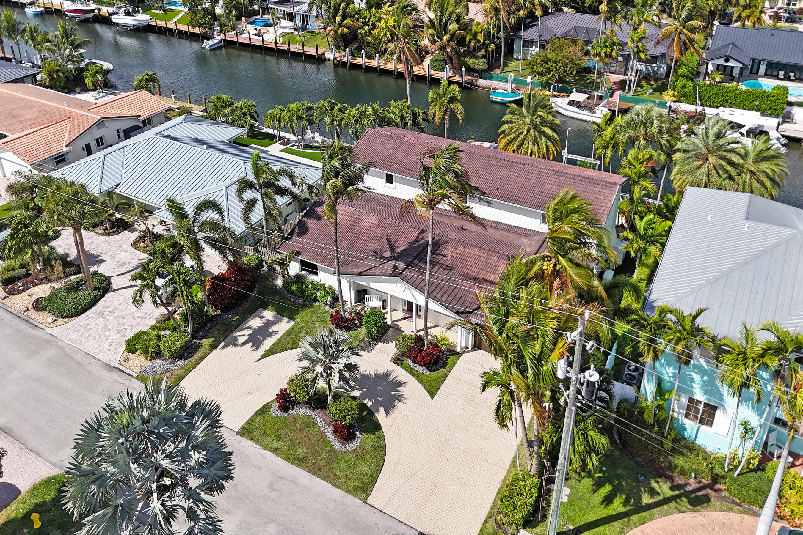 4011 Northeast 26th Avenue Lighthouse Point, FL 33064 - Photo 4 of 31 DJI_20260218111656_0006_D